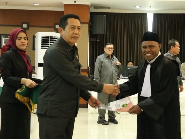 Inspirasi Perjuangan Fritz Alor Boy, Mantan Buruh Jalanan Kini Advokat