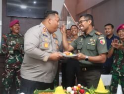 HUT Bhayangkara ke-79, TNI Berikan Kejutan Tumpeng Kepada Kapolres Pasuruan