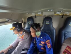 Polda Jatim Gunakan Kapal Patroli Polairud dan Helikopter Cari Korban Kapal Tenggelam di Selat Bali*