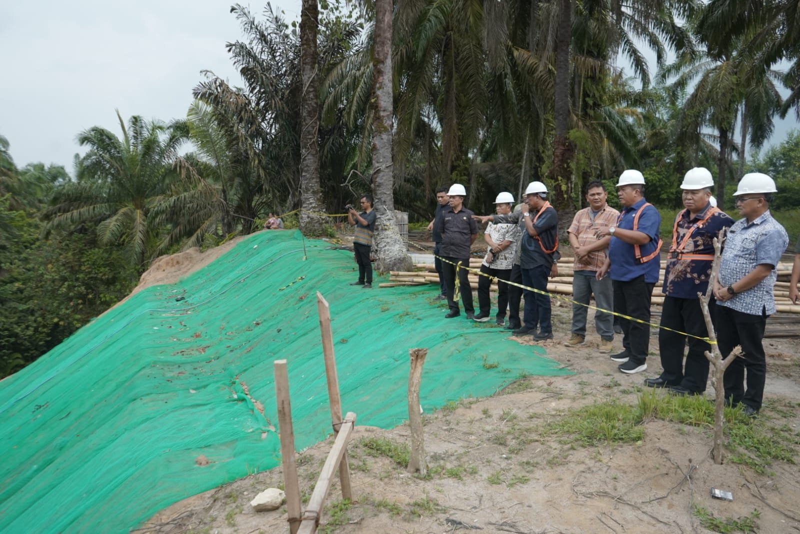Bupati Asahan Tinjau Jalan Longsor dan Progres Perbaikan Infrastruktur di Kecamatan BP Mandoge
