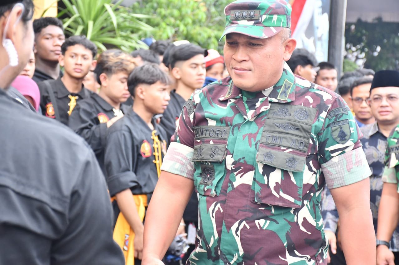 Danrem 081/DSJ Kolonel Arm Untoro Hariyanto menghadiri Suran Agung di Padepokan Persaudaraan Setia Hati Winongo, Kota Madiun