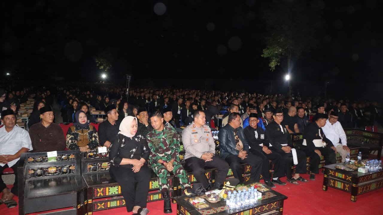 Ribuan peserta yang hadir di lokasi pengesahan di Desa Pesudukuh,