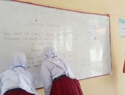 Murid SMP Negeri 4 Pasuruan Mengikrarkan Komitmen Bersama Wujudkan Visi Misi Satuan Pendidikan