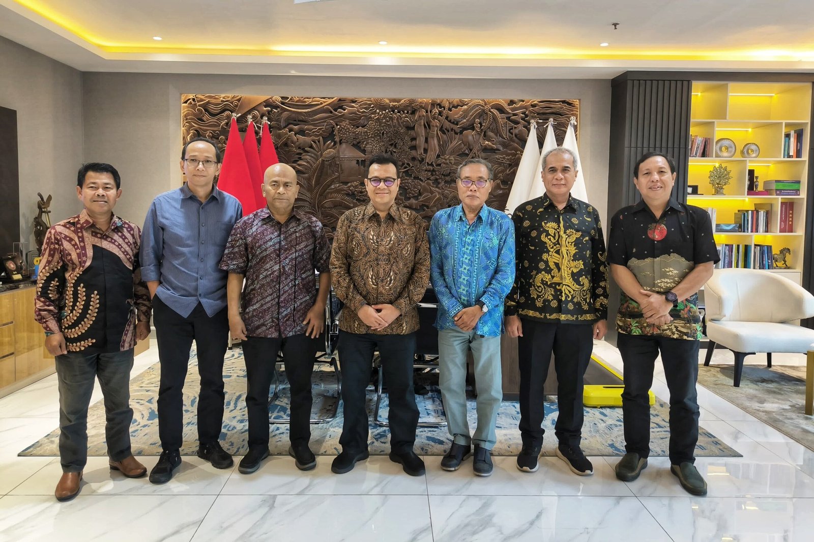 Pengurus PWI saat Bertemu Wamenkomdigi Nezar Patria didampingi oleh Maroli J. Indarto, Direktur Kemitraan Komunikasi Lembaga dan Kehumasan, Ditjen Komunikasi Publik dan Media Kementerian Komdigi