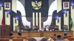DPRD Kabupaten Pasuruan menggelar rapat paripurna IV tentang persetujuan Rancangan Peraturan Daerah (RAPERDA) non Anggaran Pendapatan dan Belanja Daerah (APBD) tahun 2025