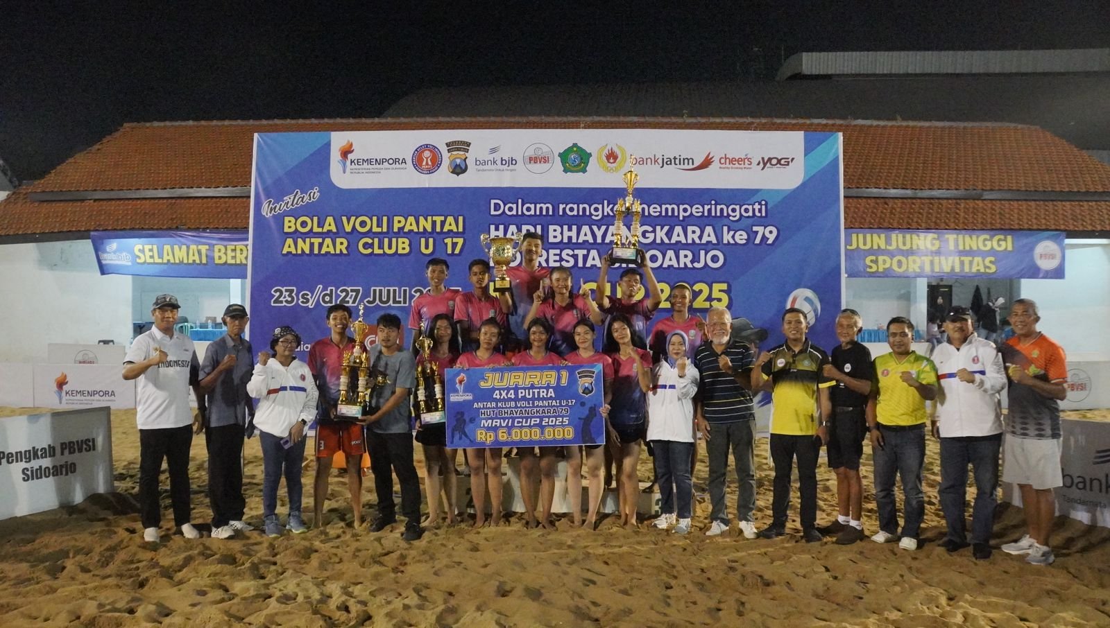 Kejuaraan Nasional Voli Pantai Antar Klub U-17 MAVI Cup 2025 yang digelar dalam rangka memperingati Hari Bhayangkara Ke-79 di Sidoarjo