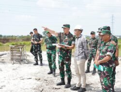 Pastikan Pengerjaan Sesuai Rencana, Pangdam V/Brawijaya Tinjau Pembangunan Mako Yonif 516