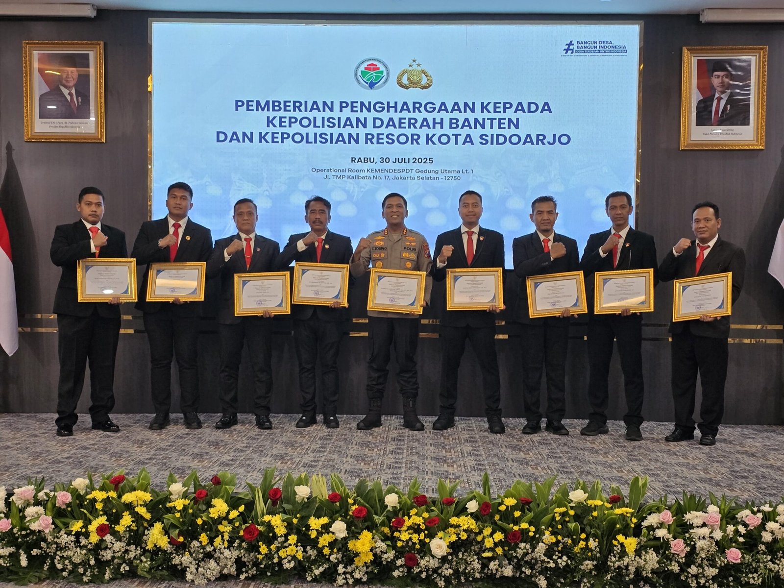 penghargaan yang diberikan kepada Polresta Sidoarjo yang berhasil mengungkap kasus dugaan korupsi suap proses seleksi perangkat desa di wilayah Kabupaten Sidoarjo tahun 2025.