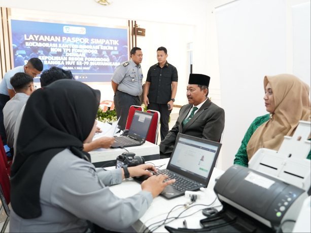 Kolaborasi Imigrasi dan Polres Ponorogo Hadirkan Layanan Paspor Simpatik di HUT ke-79 Bhayangkara