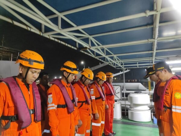 Tim SAR Temukan Empat Penumpang KMP Tunu Pratama Jaya Selamat di Selat Bali