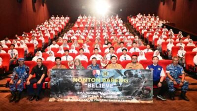 Tumbuhkan Nasionalisme, Lanud Husein Ajak Siswa SMAN 13 Bandung Nobar Film Believe