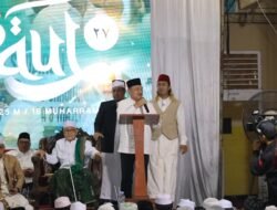 Harris Bobihoe Hadiri Haul dan Subuh Keliling di Ponpes Al Barokah