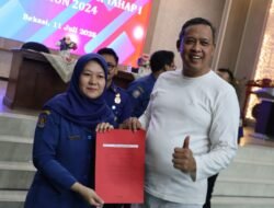 Tri Adhianto Serahkan SK PPPK untuk Damkar Kota Bekasi
