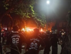 Kerusuhan di Kediri: Massa Bakar Kantor DPRD dan Sejumlah Fasilitas Publik