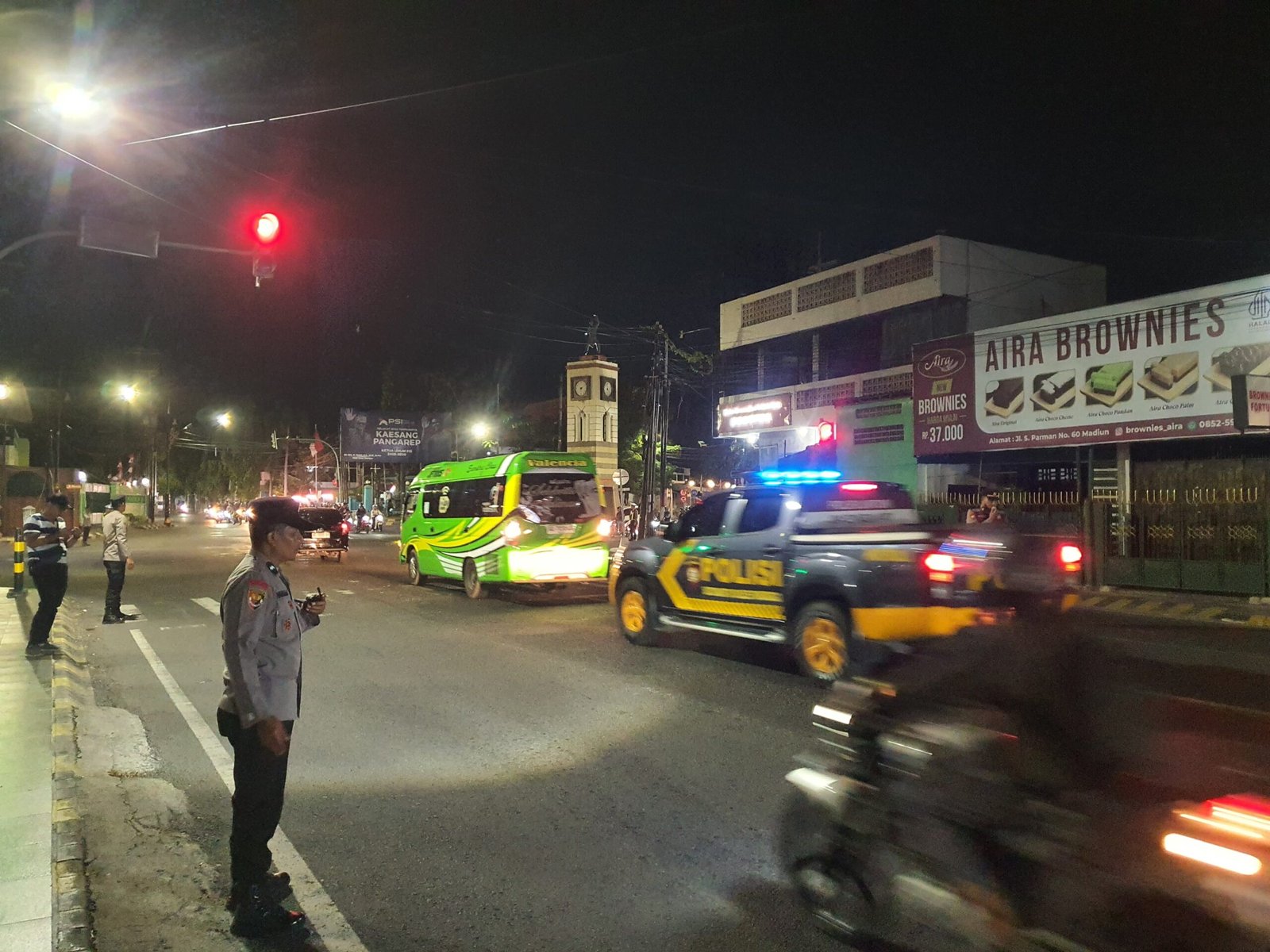 Polres Madiun Kota Polda Jatim melaksanakan pengamanan intensif dengan menerjunkan 188 personel dalam kegiatan pengesahan warga baru Ikatan Keluarga Silat Putra Indonesia (IKS PI) Kera Sakti