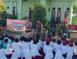 Babinsa dan Bhabinkamtibmas Beri Edukasi Anti-Perundungan di SDN 7 Jrebeng Lor
