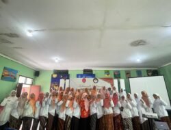 Dharma Wanita UPT SMP Negeri 4 Pasuruan Gelar Silaturahmi dan Sosialisasi Alat Kesehatan