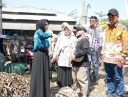 Sidak Sungai Buntung, Wabup Mimik Ajak Masyarakat Tidak Buang Sampah di Sungai