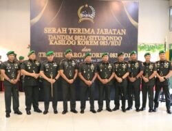 Danrem 083/Bdj Kolonel Inf Kohir Memimpin Pelaksanaan Sertijab Dandim 0823/Situbondo