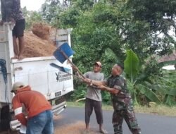 Babinsa Koramil Lumbang Bersinergi Bersama Masyarakat Dukung Pengembangan UMKM