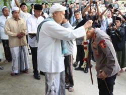 Kapolri Silaturahmi ke Ponpes Al-Hamidy Banyuanyar, Tekankan Sinergitas dan Persatuan