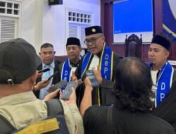 Ketum DePA-RI Kukuhkan Advokat Baru di Gedung Desmond J Mahesa ULM