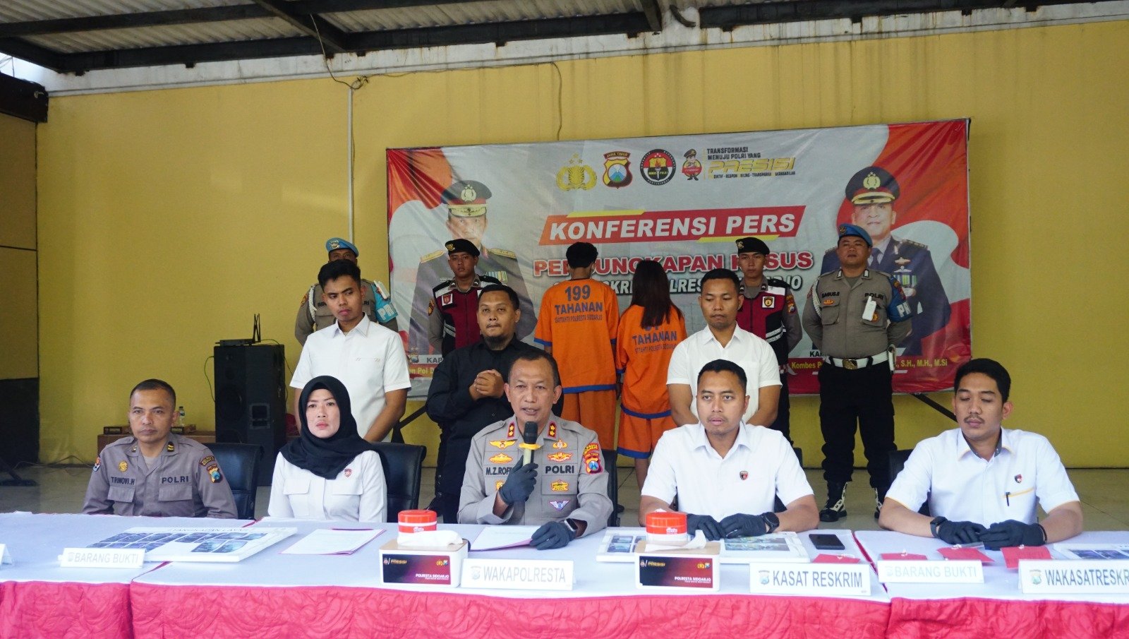 Wakapolresta Sidoarjo AKBP M.Z. Rofik, pada wartawan