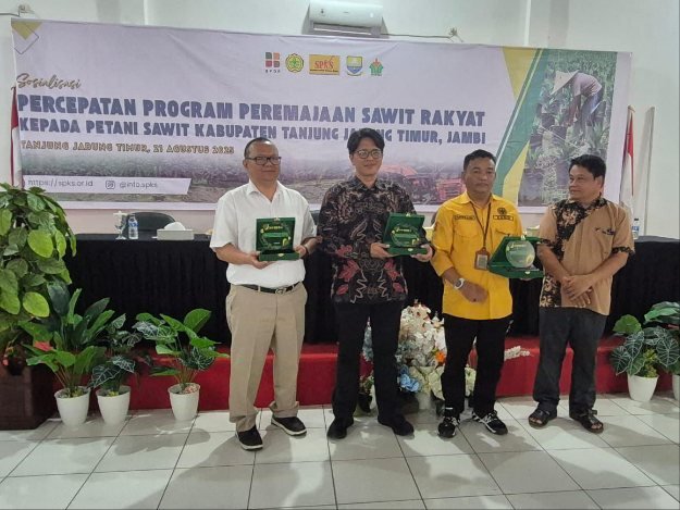 PTPN IV PalmCo Percepat Peremajaan Sawit Rakyat di Jambi