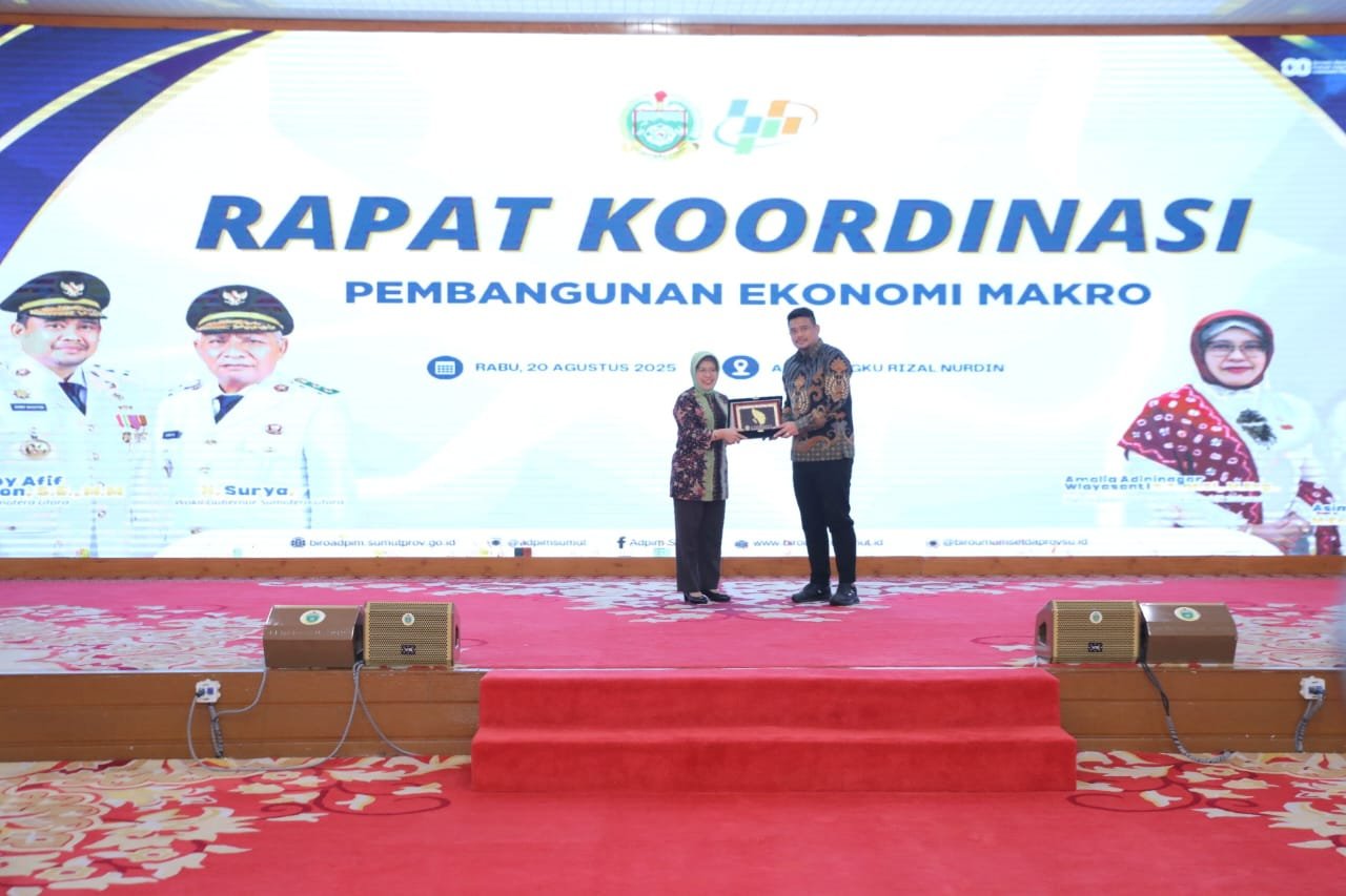 Pembangunan Ekonomi Makro