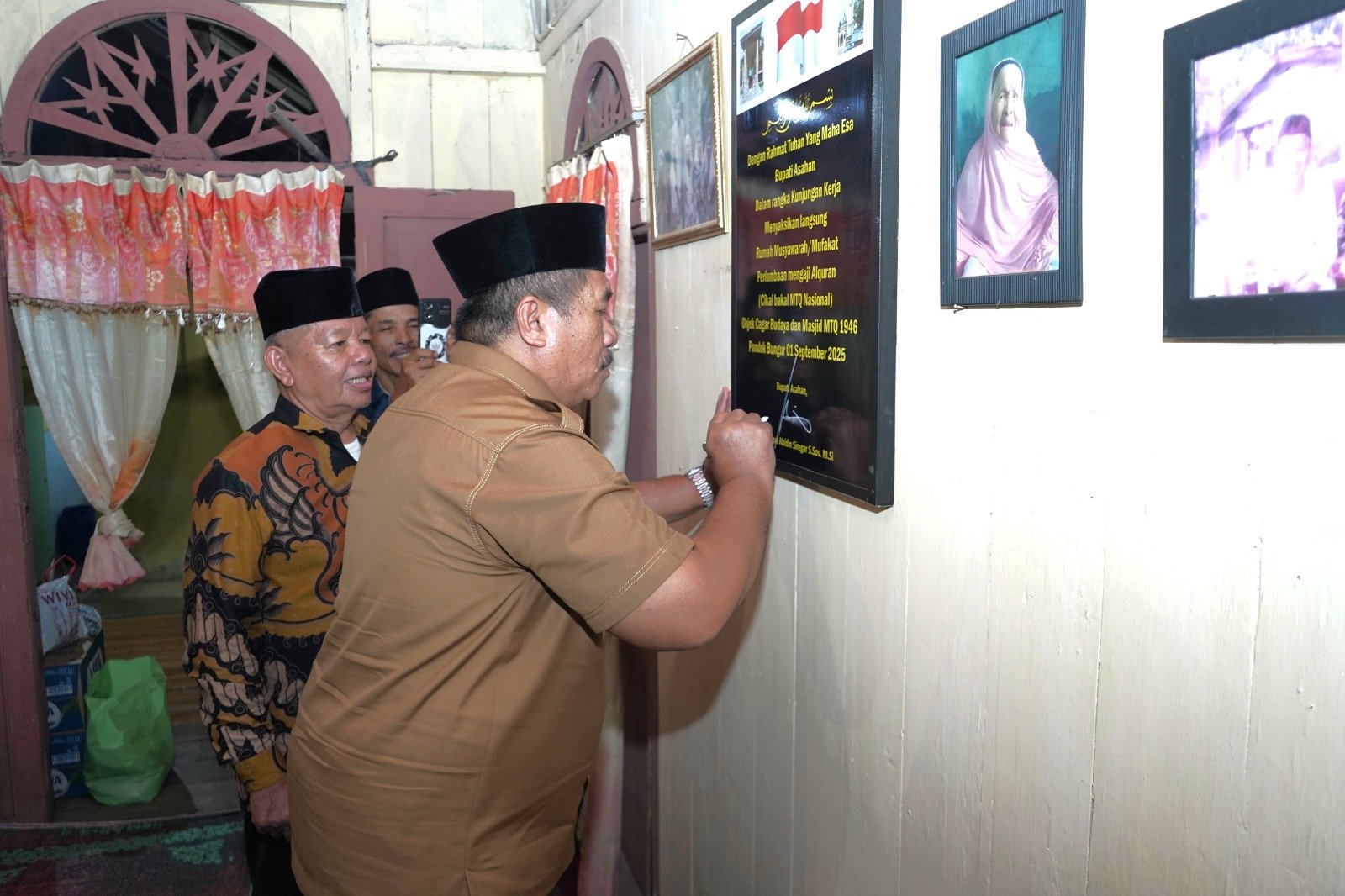 Rumah dan masjid bersejarah tersebut dikelola oleh Yayasan MTQ Pertama Indonesia yang berdiri sejak tahun 1946