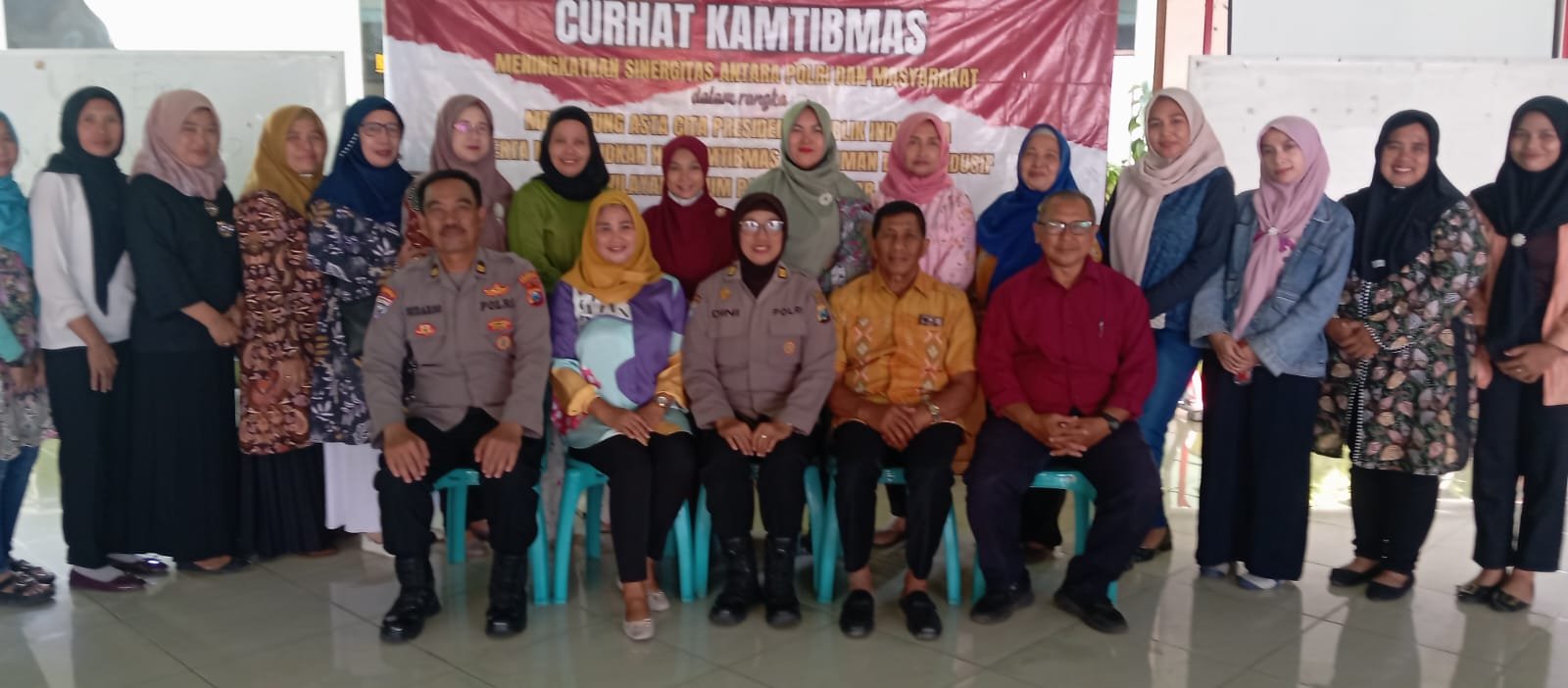 forum cangkrukan kamtibmas kali ini berlangsung di Balai Desa Keboan Anom, Kecamatan Gedangan