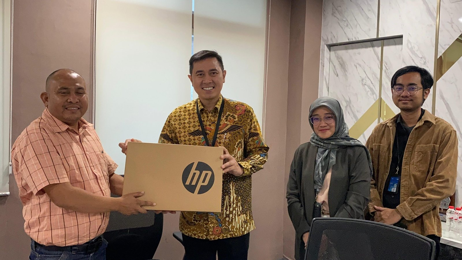 BRI KC Cibubur Peringati Hari Pelanggan Nasional 2025