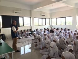 Satresnarkoba Polres Pasuruan Sosialisasi Bahaya Narkoba di SMA Walisongo Gempol