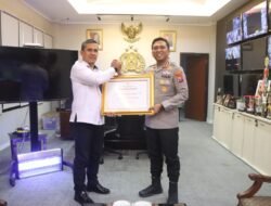 Kapolresta Sidoarjo Terima Penghargaan Menteri Imigrasi dan Pemasyarakatan