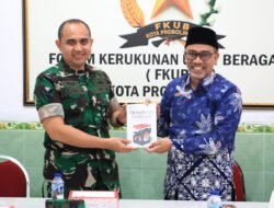 Memperkuat Kerukunan Antar Umat Beragama, Dandim Probolinggo Letkol Arh Iwan Hermaya Silahturahmi Ke Kantor FKUB