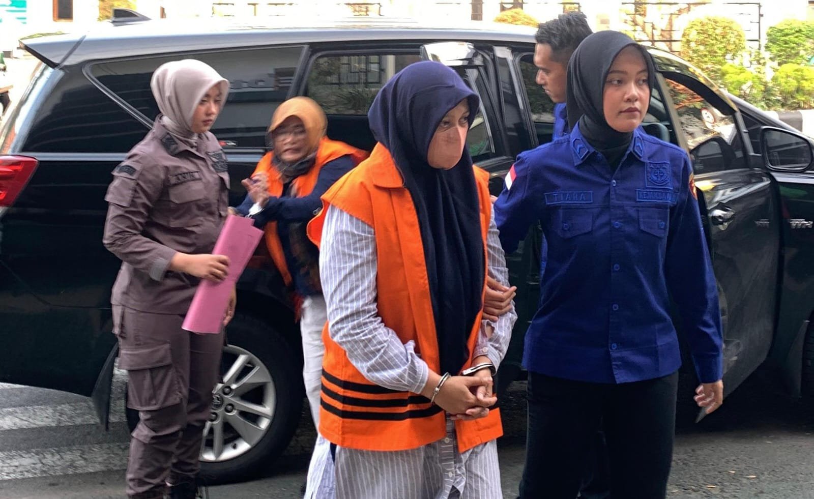 Kejaksaan Negeri Kabupaten Kediri (Kejari) resmi menetapkan dua orang tersangka