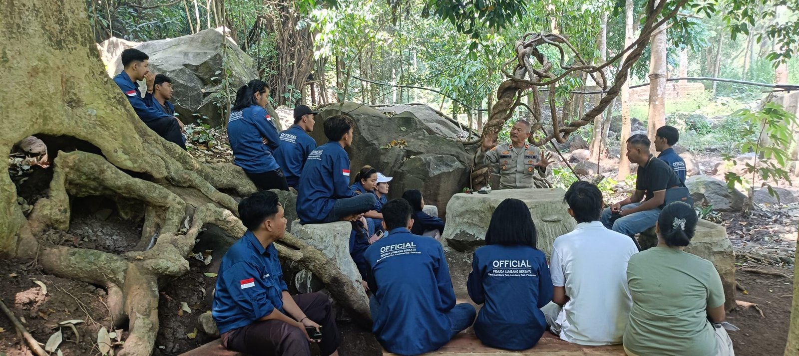 Wujudkan Situasi Kondusif, Karang Taruna Bersama Polsek Lumbang Perkuat Sinergi