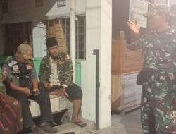Babinsa Koramil 02 Pohjentrek Tingkatkan Keamanan Lewat Patroli Siskamling Bersama Warga