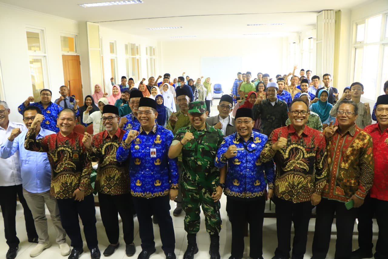 kegiatan sarasehan bagi pembina dan pelajar SMA/SMK/MA lintas agama yang di fasilitasi oleh forum kerukunan umat beragama (FKUB) Kota Probolinggo.