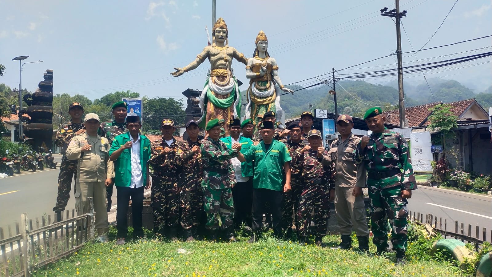 Apel dan Siskamling Koramil 0820-08/Sukapura