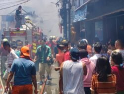 Kebakaran di Tamansari Jakbar, Pemadaman Terkendala Angin Kencang