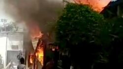 Bengkel Las di Pondok Kelapa Terbakar, Kerugian Capai Ratusan Juta