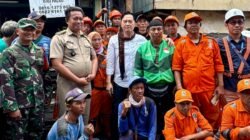 Kunjungi Lokasi Kebakaran Tamansari, Kevin Wu Pertanyakan Program 1 RT 1 APAR