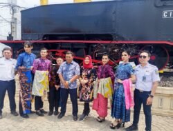 PT KAI Daop 7 Madiun Rayakan Hari Batik Nasional Gelar Fashion Show di KA dan Stasiun