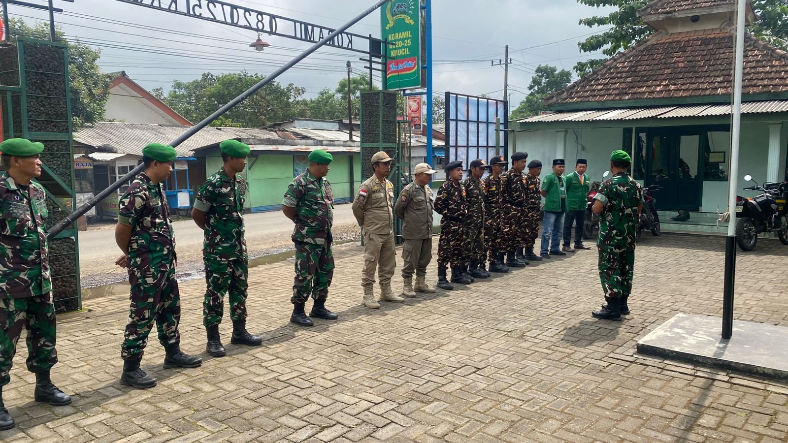 pelaksanaan apel gabungan dan patroli bersama yang digelar di dua kecamatan