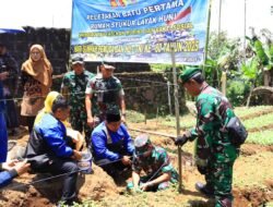 Kasdim 0820/Probolinggo Mayor Inf Herawadi Karnawan Menghadiri Peletakan Batu Pertama Program Rutilahu