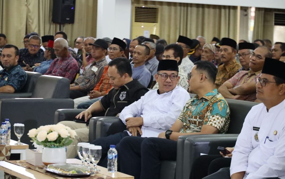 Wali Kota Bekasi Tri Adhianto menegaskan bahwa pencairan dana hibah sebesar Rp100 juta per RW