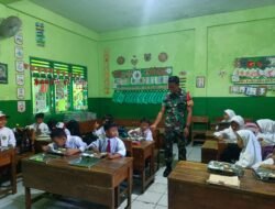 Wujudkan Generasi Sehat dan Cerdas, Babinsa Gadingrejo Dampingi Pendistribusian Makan Bergizi Gratis