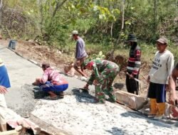 Kompak Bersama Warga, Babinsa Tigasan Wetan Wujudkan Jalan Layak Lewat Kerja Bakti