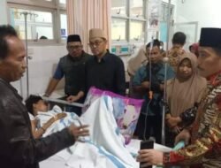 Pimpinan dan Anggota DPRD Kabupaten Sidoarjo Besuk Korban Ambruknya Mushala Ponpes Al Khoziny di RSUD RT Notopuro